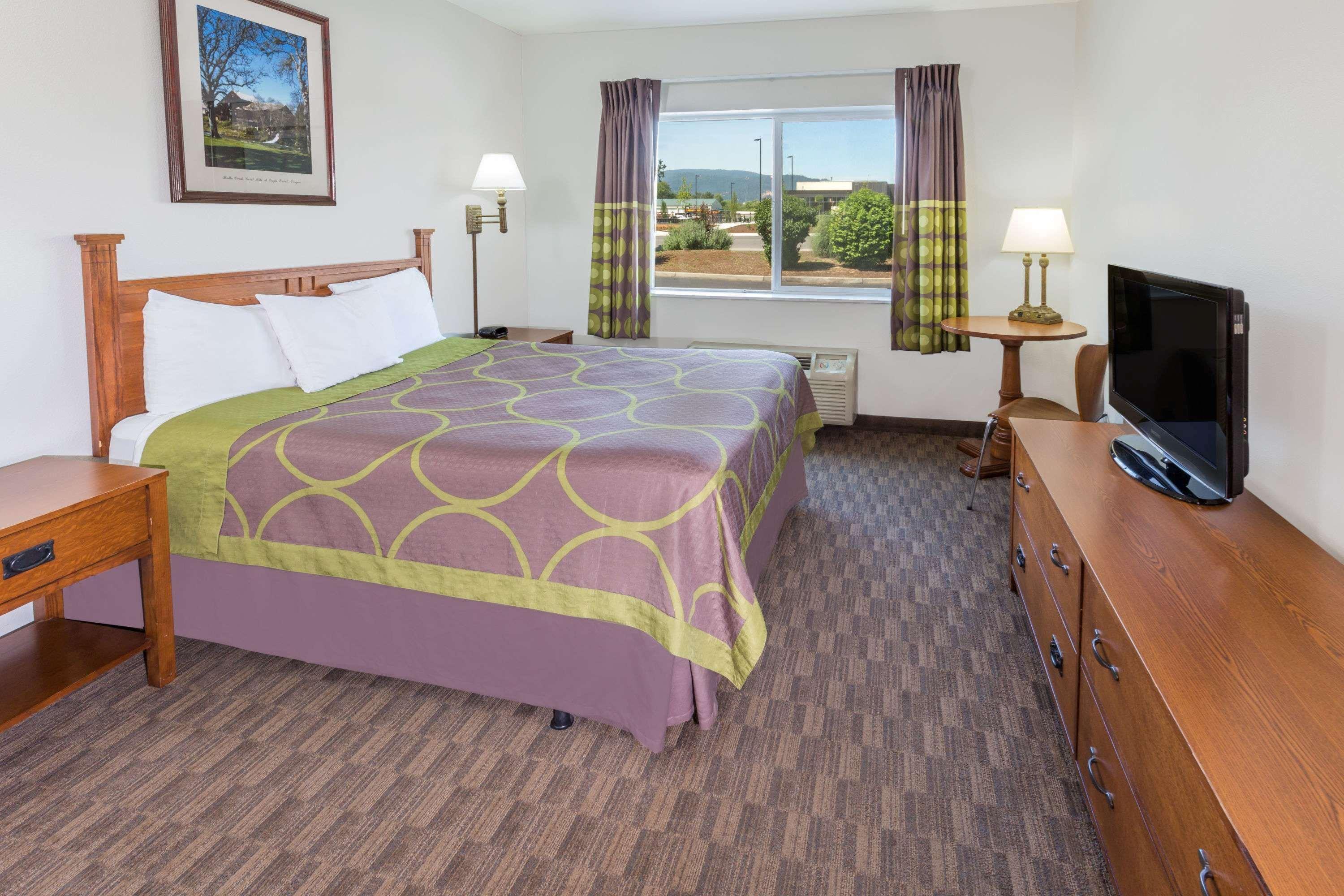 Super 8 By Wyndham Central Pt Medford Central Point Exteriör bild