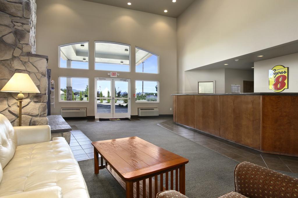 Super 8 By Wyndham Central Pt Medford Central Point Exteriör bild