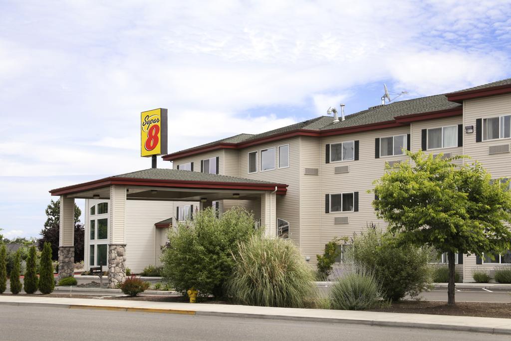 Super 8 By Wyndham Central Pt Medford Central Point Exteriör bild
